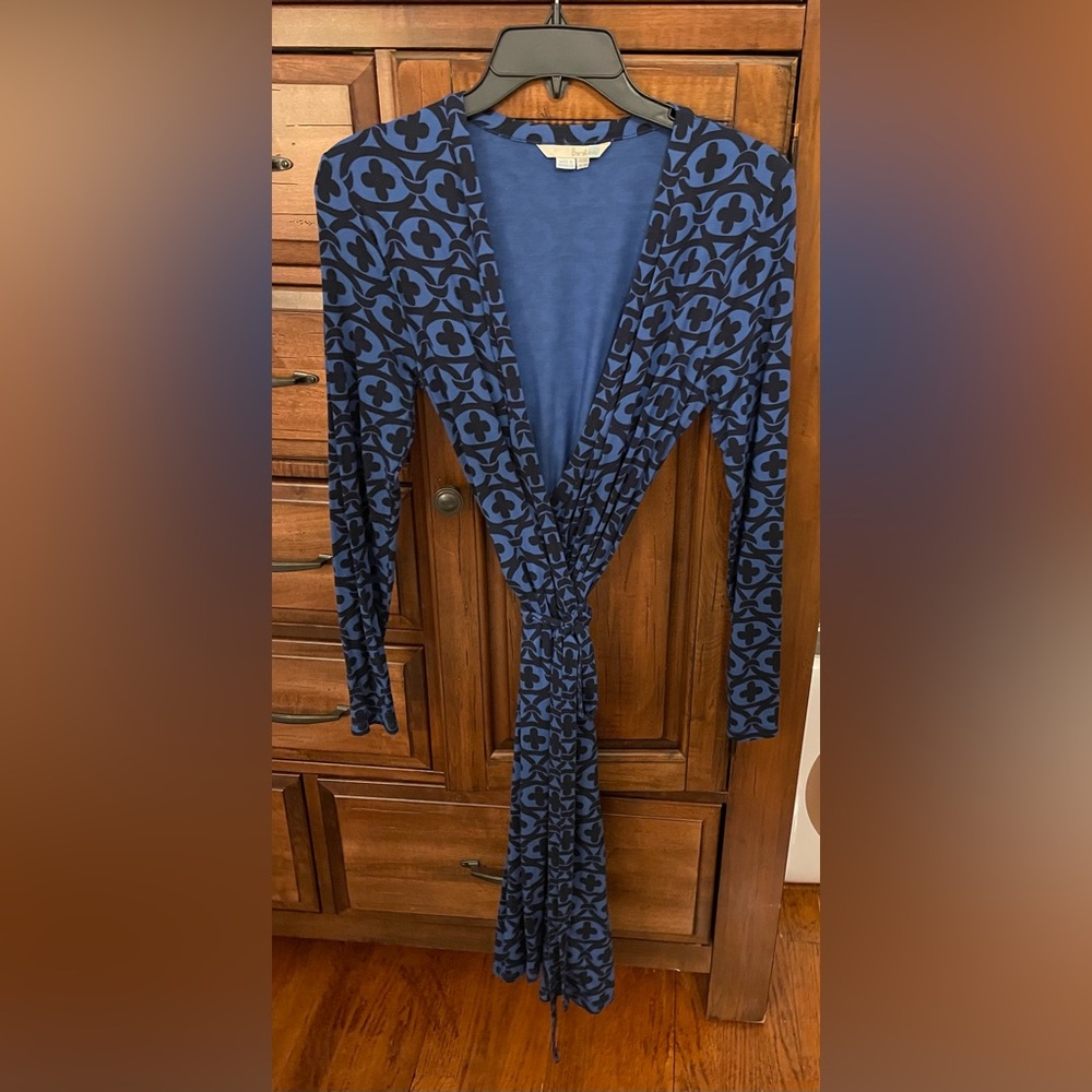 Boden Jersey Blue and Black Patterned Wrap Dress, size U.S. 6